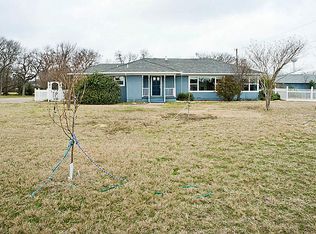 215 Stacks Rd, Ennis, TX 75119