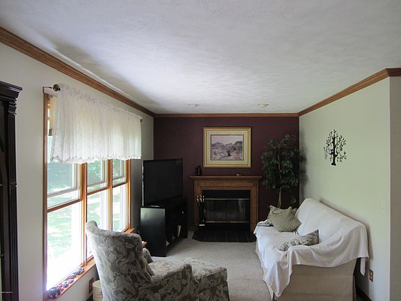 5th image of 1001 Grindle Dr