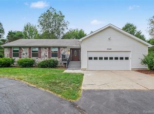 2240 Hidden Lake Trl, Ortonville, MI 48462