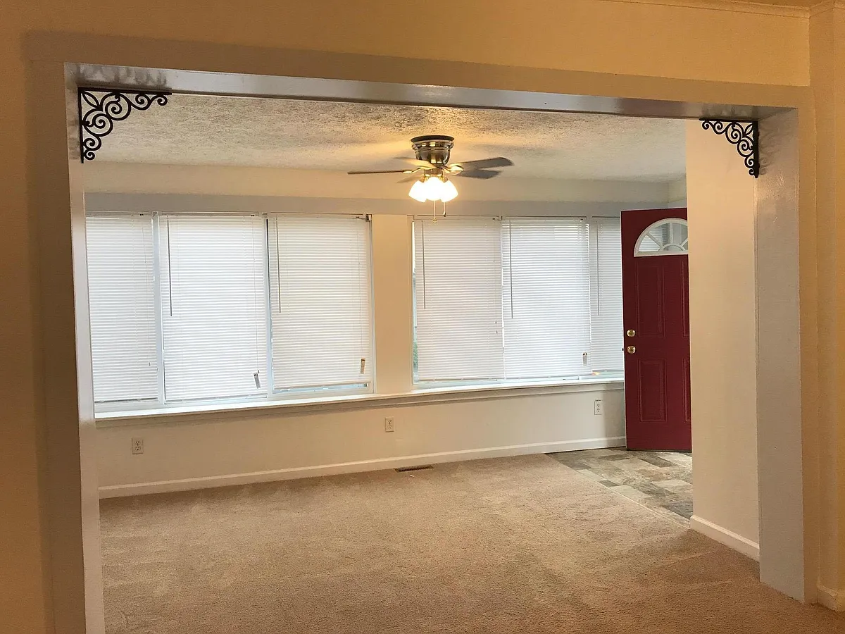 4-season Room - 2203 5th Ave