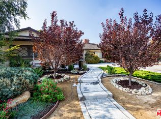 23728 Tiara St, Woodland Hills, CA 91367