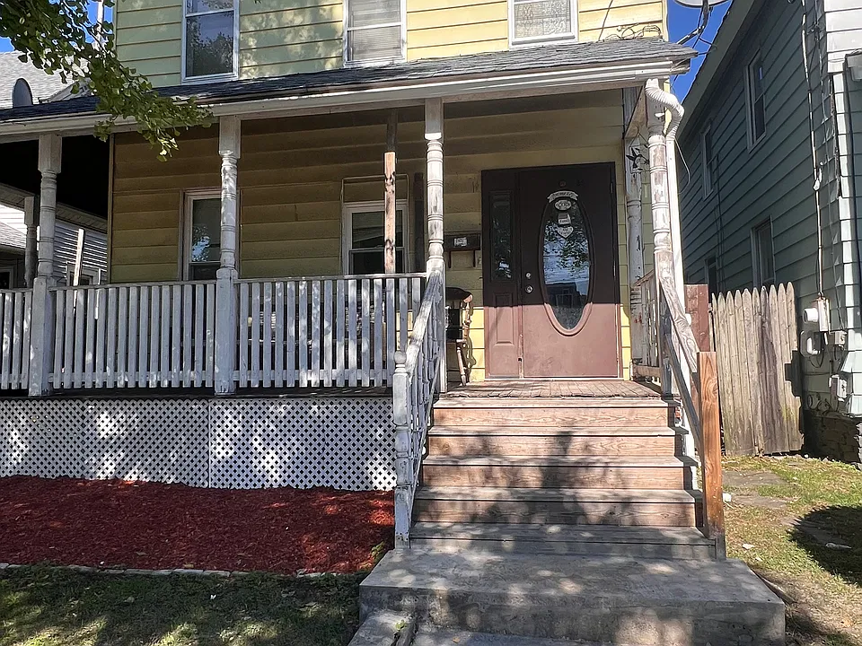 85 Pine St #3