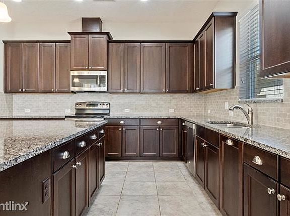 4th image of 16753 Abbey Hill Ct
