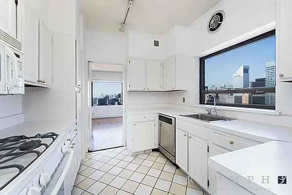 Rented by Addison Property Group | media 5