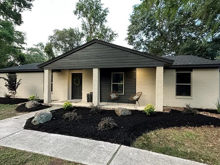19563 Loafers Ln — Photo 1