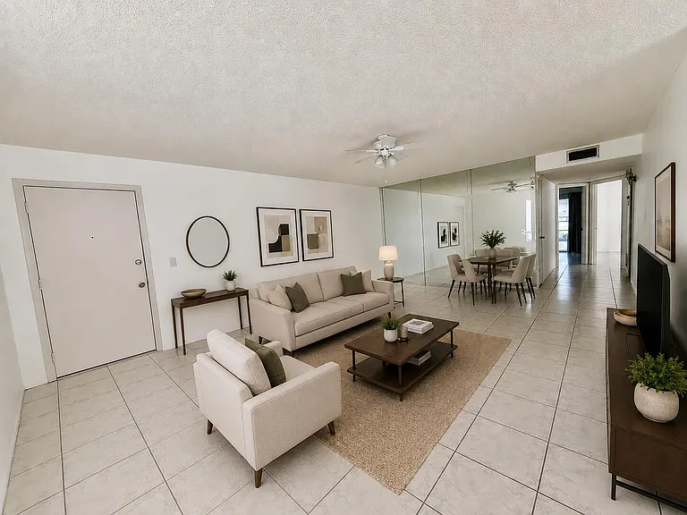 9 Lake Vista Trl #101 — Photo 4