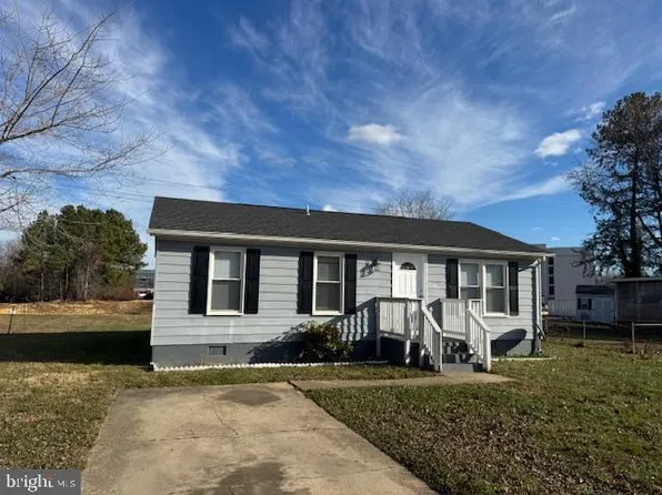 22186 Donaldson Dr, Lexington Park, MD 20653