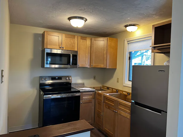 15 Blossom St #5 — Photo 2