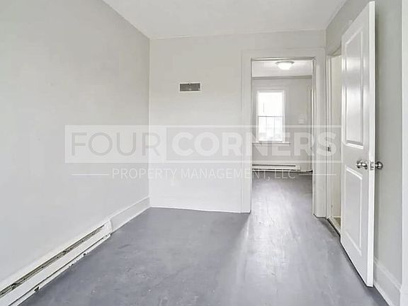 3rd image of 1007 S Main St #8