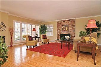 Living room :: 732 Cuesta Ave