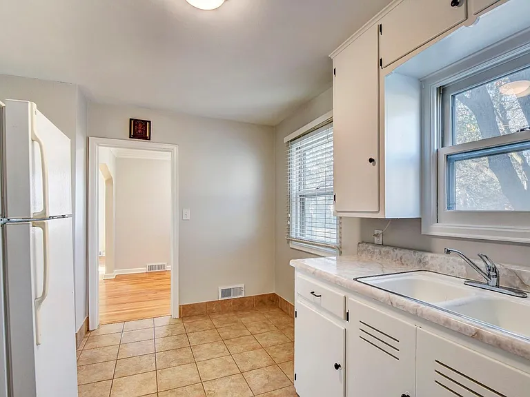 6032 William St — Photo 15