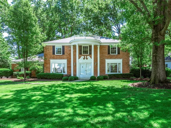 1385 Queen Annes Gate, Westlake, OH 44145