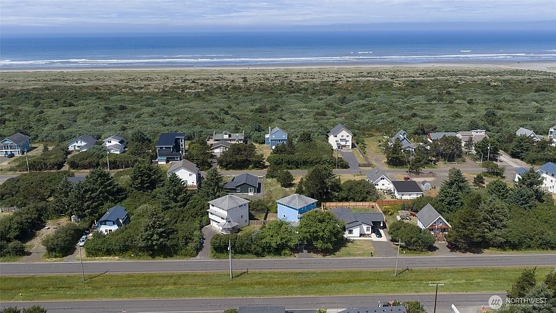 5th image of 251 Ocean Shores Boulevard SW