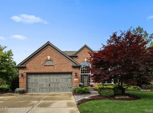 17734 Huron Dr, Macomb, MI 48042