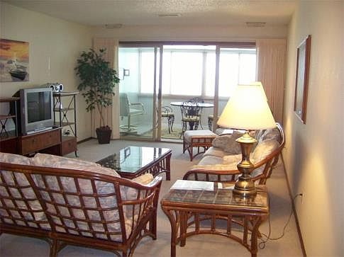 5th image of 2515 S Lakeview Ct Unit 304