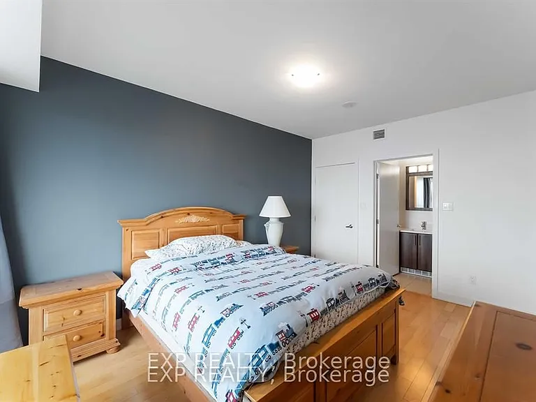 40 Nepean St #1607 — Photo 21