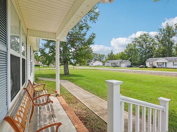 4th image of 608 Birkenhead Dr