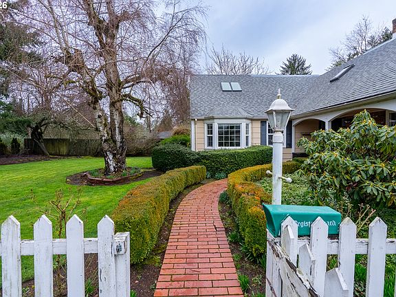 3rd image of 825 Filbert Ave