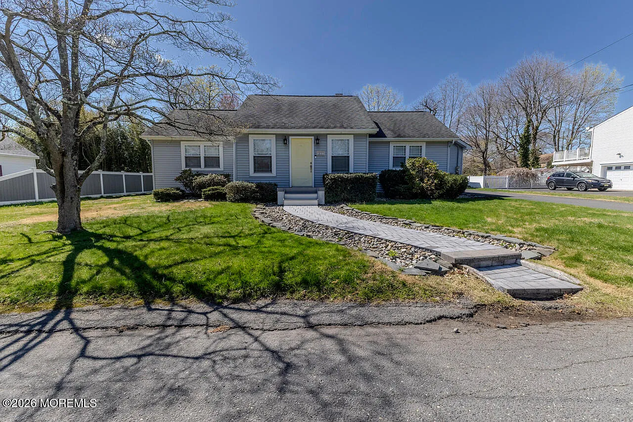 1611 Dumont Terrace photo 1