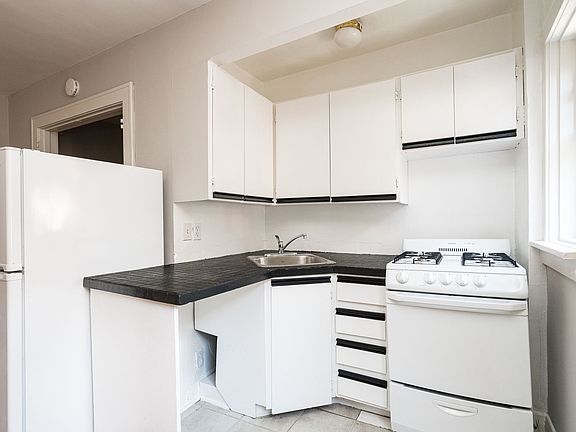 4th image of 26 Balmoral Ave #1014289