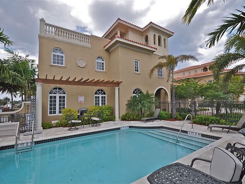 1st image of 233 Garden Ct