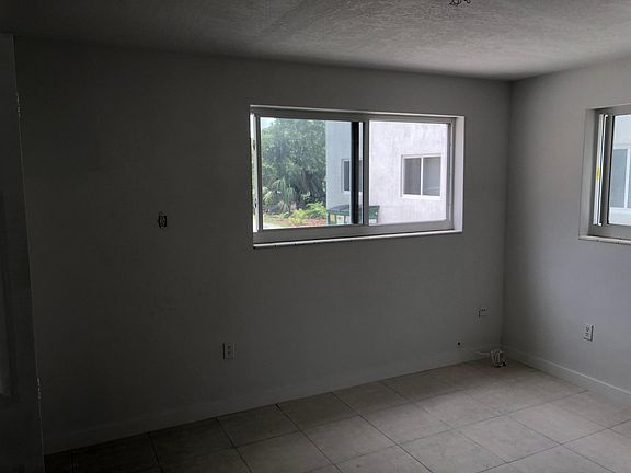 3rd image of 216 Calabria Ave APT 4