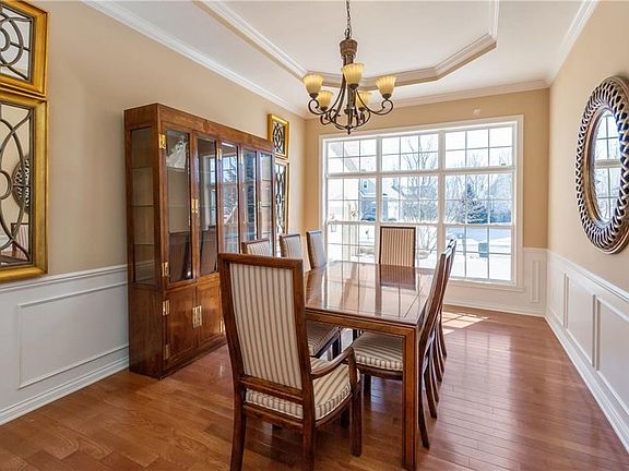 3rd image of 16868 Oak Manor Dr