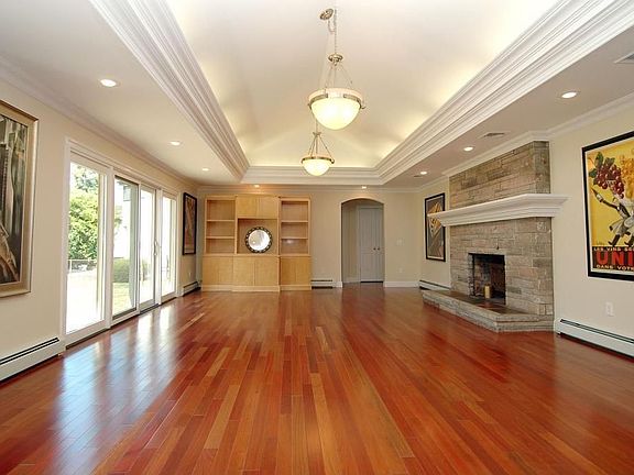 Amazing Great Room Adjoins Kitchen