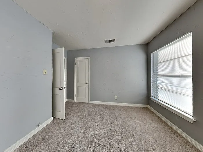 2621 Saturn Rd — Photo 12