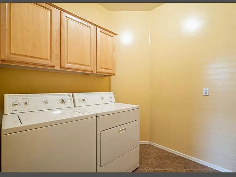 201 W Roadrunner Dr — Photo 18