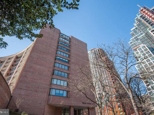 1805 Crystal Dr APT 606S, Arlington, VA 22202
