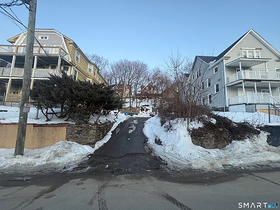 3rd image of 162 Plaza Avenue