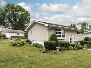 610 Zumbro Dr NW, Rochester, MN 55901