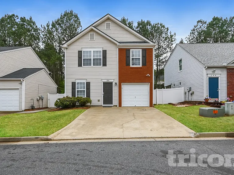 250 Oak Grove Way — Photo 1