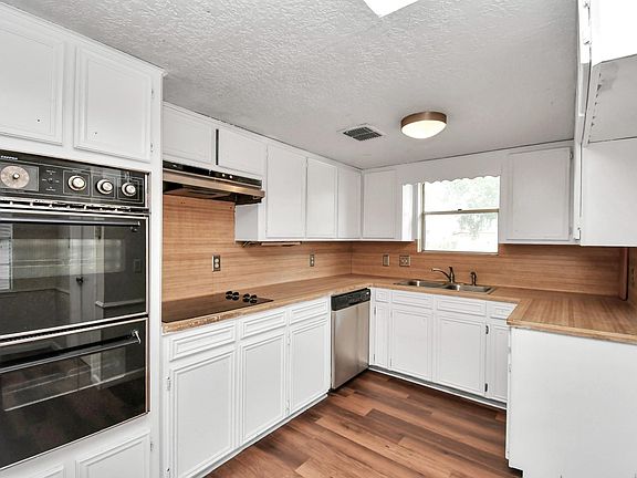 5th image of 203 Kirkaldy Dr