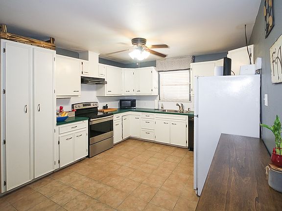 5th image of 1406 Oriole Ln