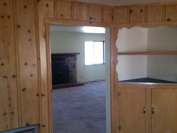 5th image of 102 S California St