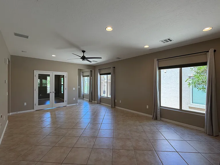 1072 Bunkhouse Ct — Photo 8