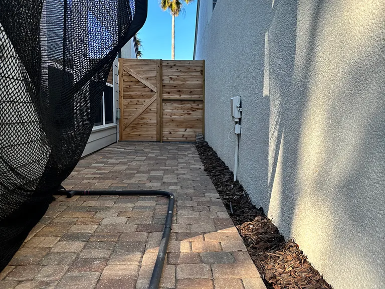 2532 Dauphine Ct E — Photo 29