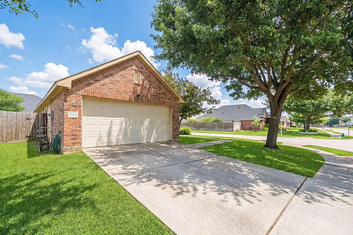Building Photo - 21615 Terraceglen Ct