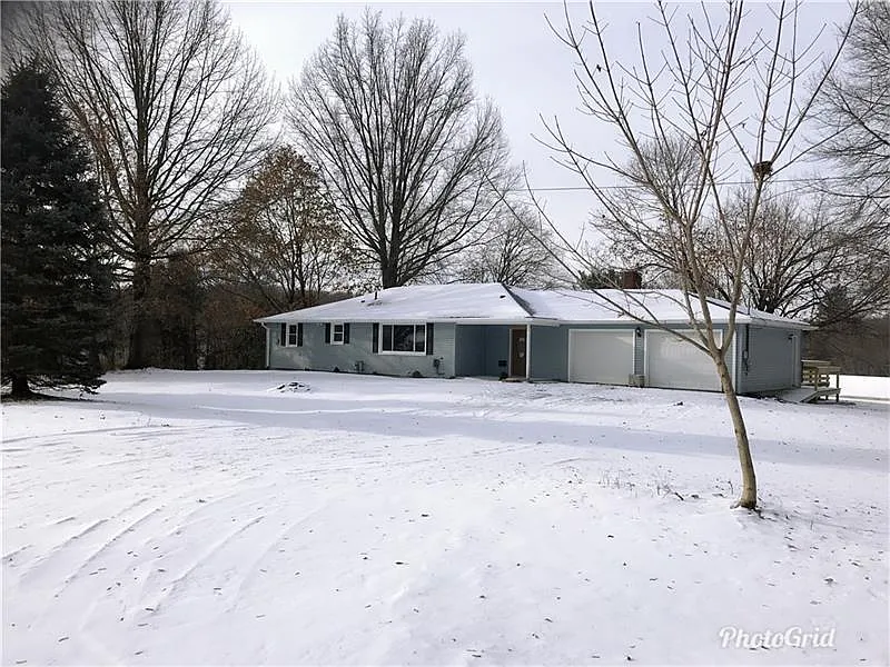 575 Maxine Dr photo 1