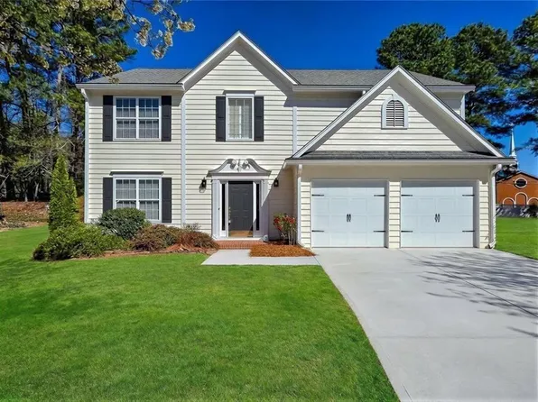 1010 Hidden Pond Ln, Roswell, GA 30075
