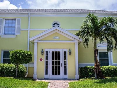 5215 Coquina Key Dr SE APT D, Saint Petersburg, FL, 33705