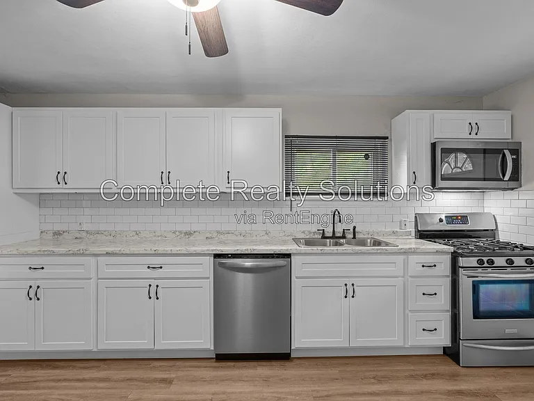 201 Sadonia Ave — Photo 16