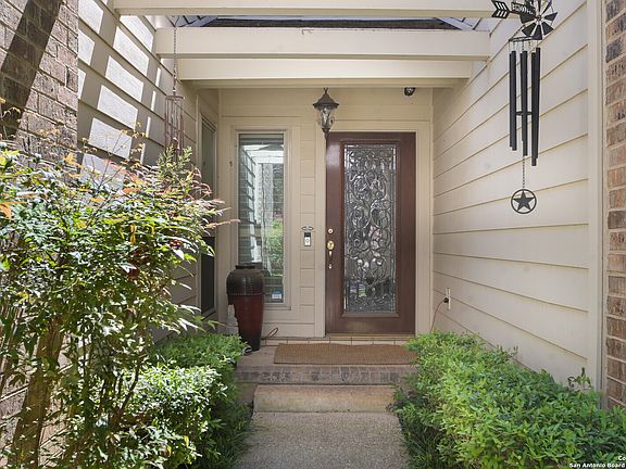 2nd image of 1810 SHADOW PARK ST