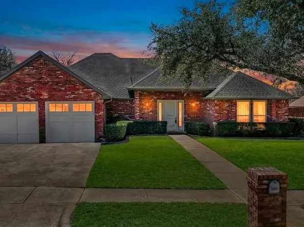 10041 Regent Row St, Fort Worth, TX 76126