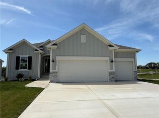 9810 N Laurel Ave, Kansas City, MO 64157