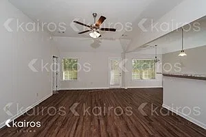 4 bed, 2.0 bath, 1655 sqft, $2,025 — Photo 2