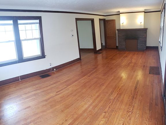 2nd image of 604 E Mount Hope Ave