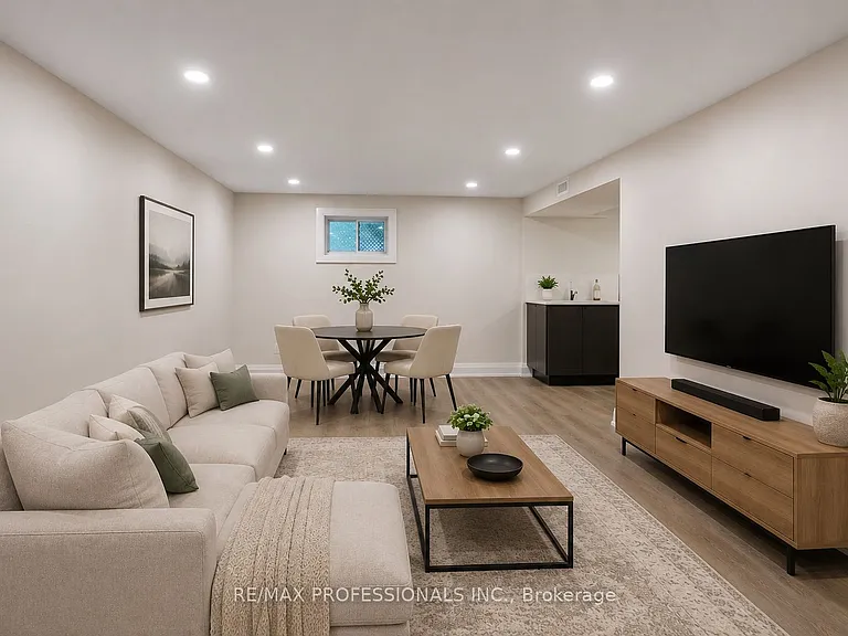 1327 Royal Dr #LOWER — Photo 4